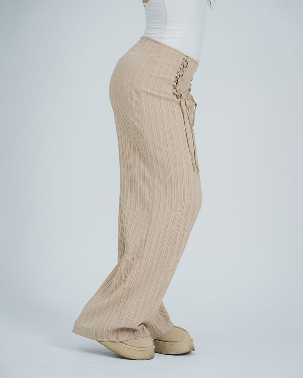 PANTALON BOTA AMPLIA TALLE MEDIO DELIRIO