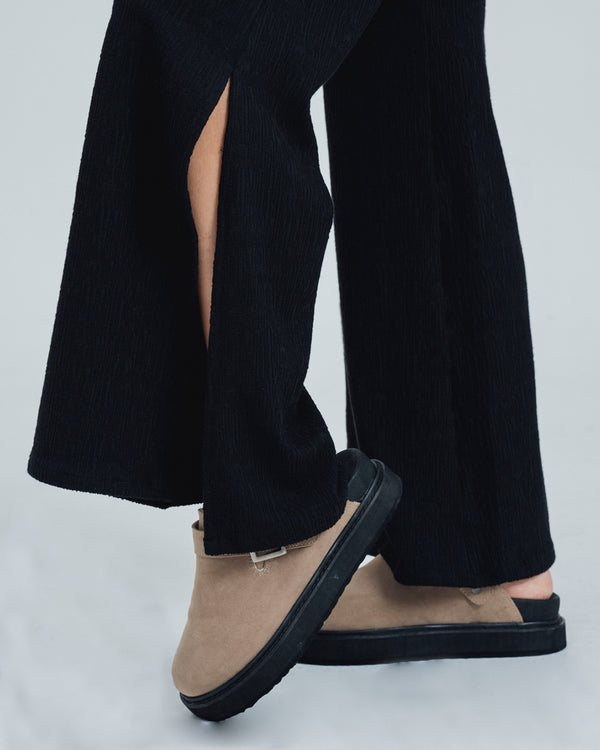 PANTALON BOTA AMPLIA TALLE MEDIO LEILA