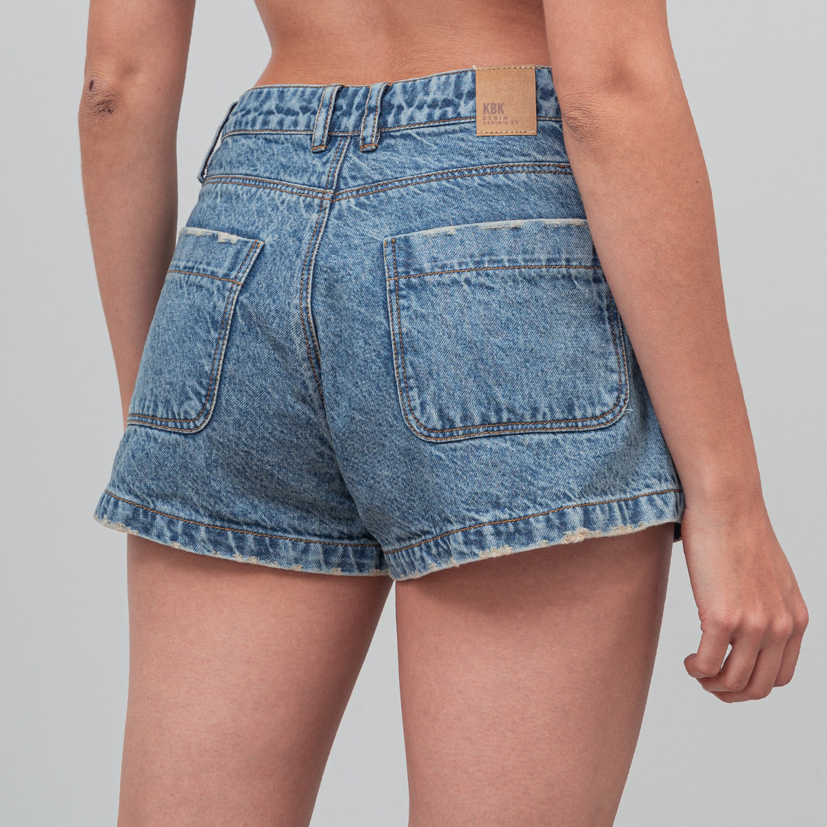 SHORT MOMFIT TALLE ALTO COCHE