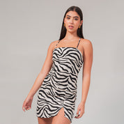 VESTIDO AJUSTADO CORTO TIRAS TRAQUETA