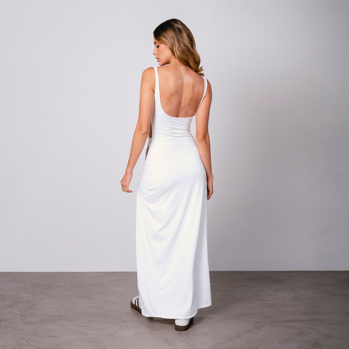 VESTIDO AJUSTADO LARGO MANGA SISA REVOL