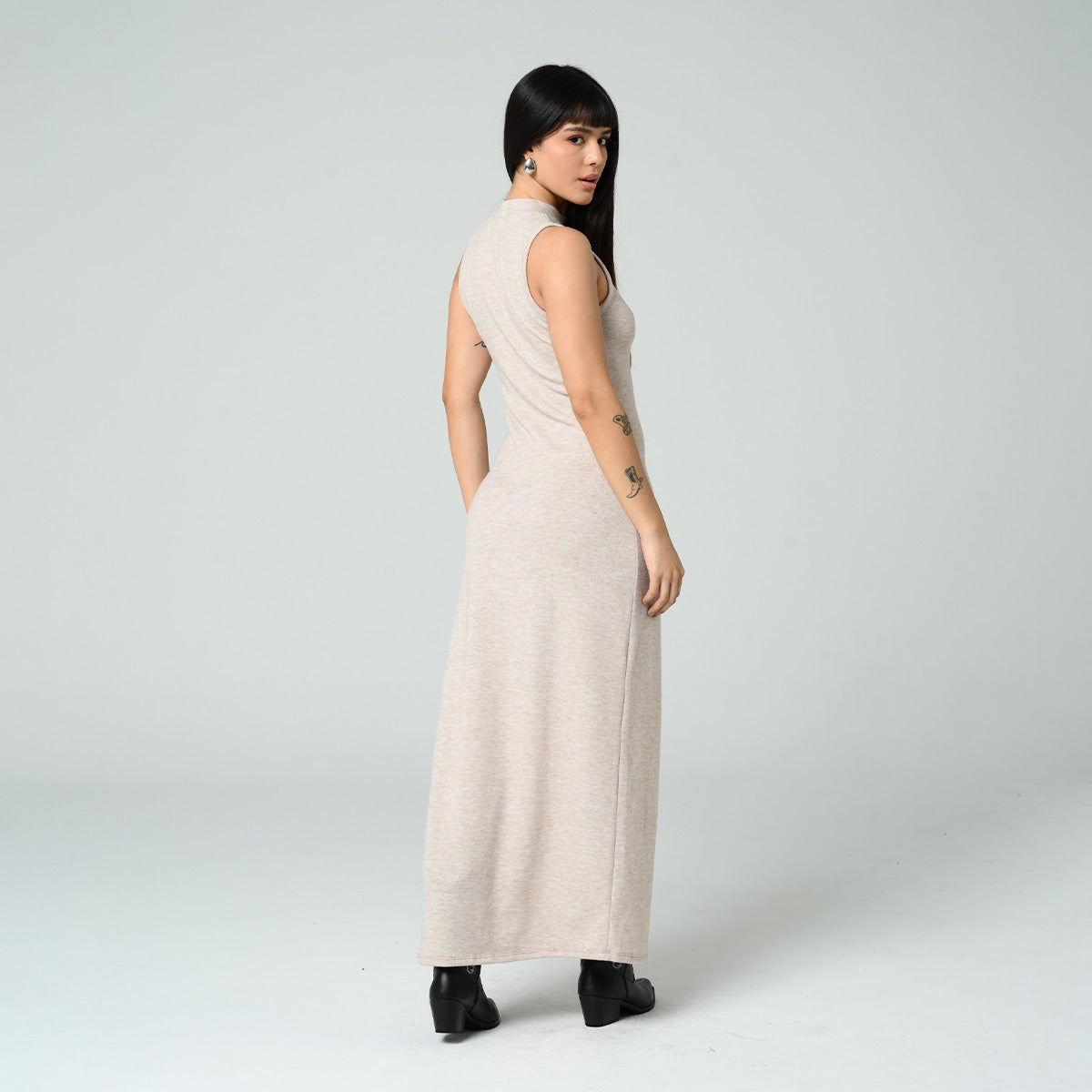 VESTIDO AJUSTADO LARGO MANGA SISA ARENAS