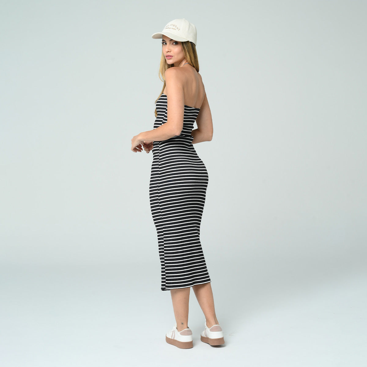 VESTIDO MIDI AJUSTADO STRAPLESS YARS