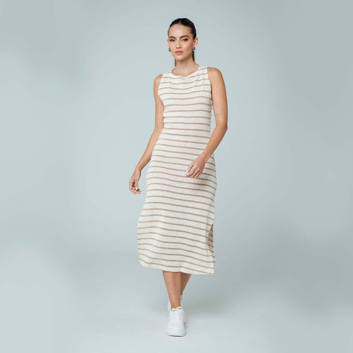 VESTIDO MIDI SEMI AJUSTADO MANGA SISA SO