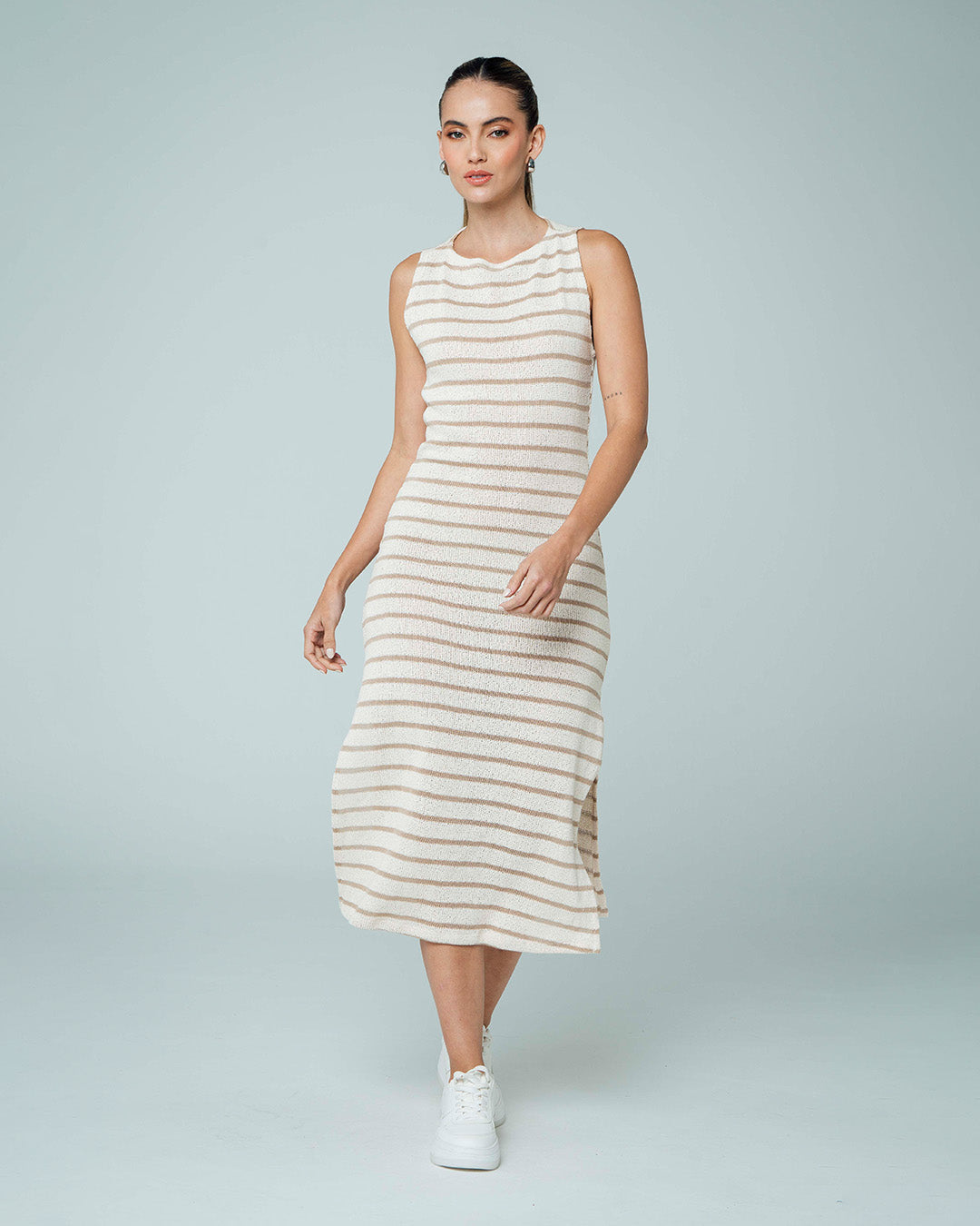 VESTIDO MIDI SEMI AJUSTADO MANGA SISA SO