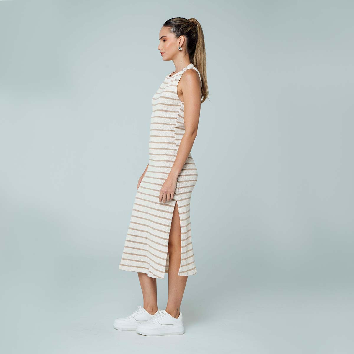VESTIDO MIDI SEMI AJUSTADO MANGA SISA SO
