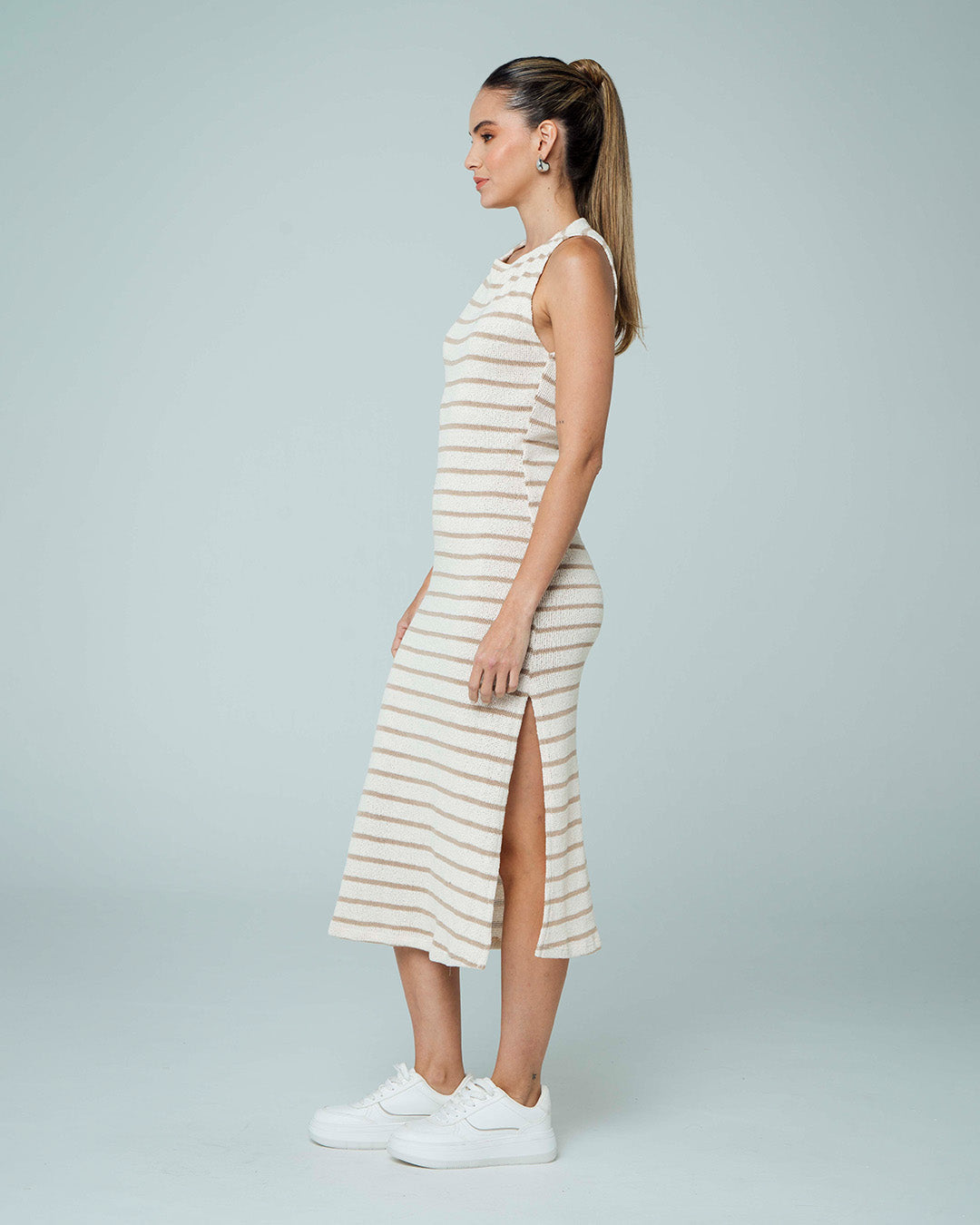 VESTIDO MIDI SEMI AJUSTADO MANGA SISA SO