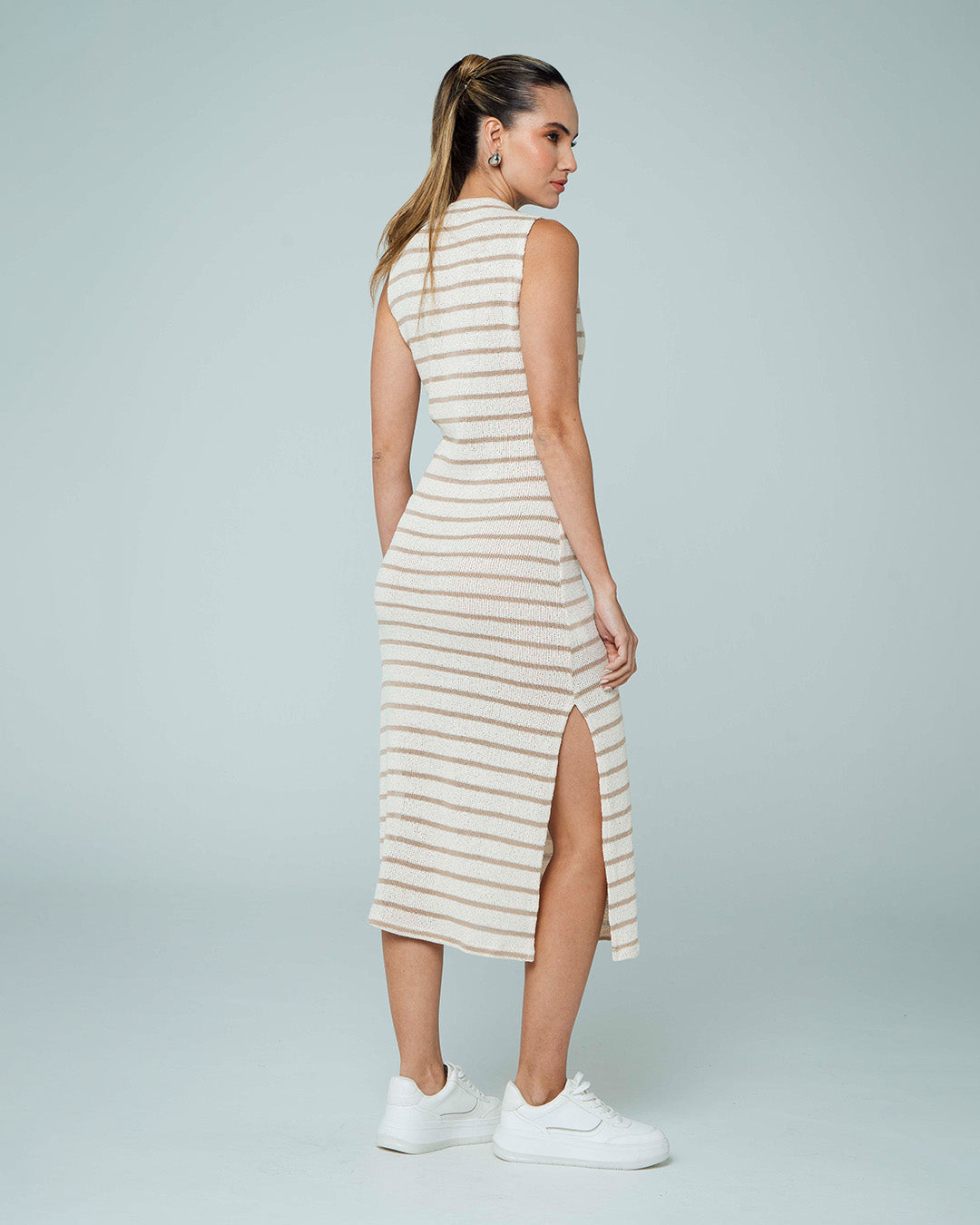 VESTIDO MIDI SEMI AJUSTADO MANGA SISA SO