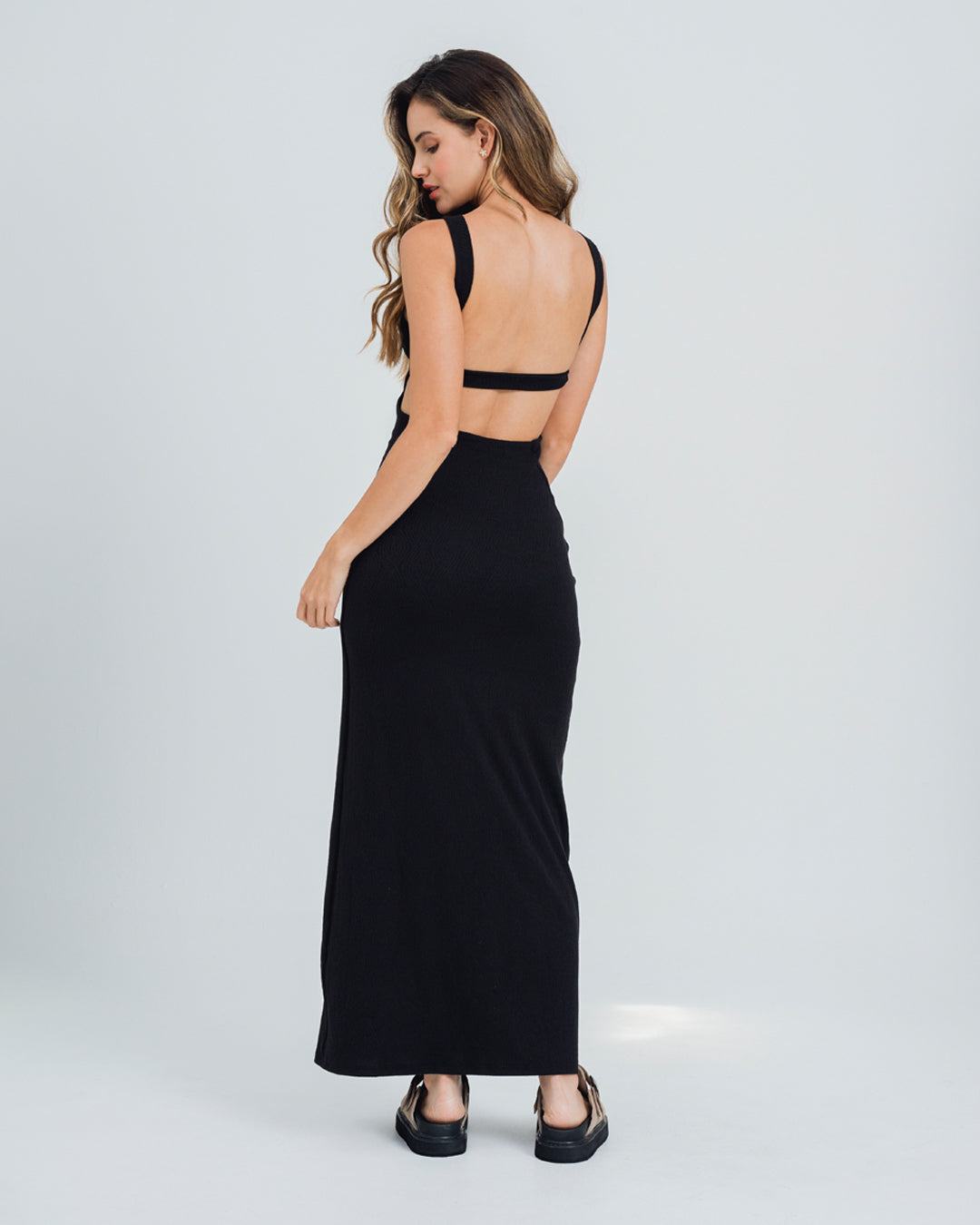 VESTIDO AJUSTADO LARGO TIRAS LANDIA