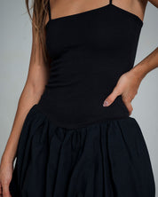 VESTIDO AJUSTADO CORTO TIRAS BENI