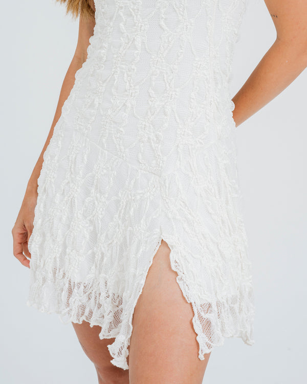 VESTIDO CORTO  SEMI AJUSTADO STRAPLESS V