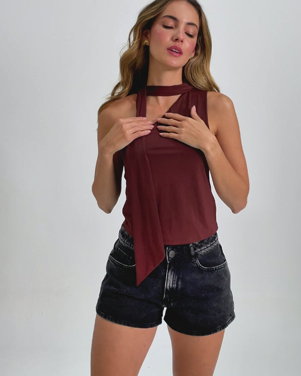 BLUSA AJUSTADA DE UN HOMBRO LESI
