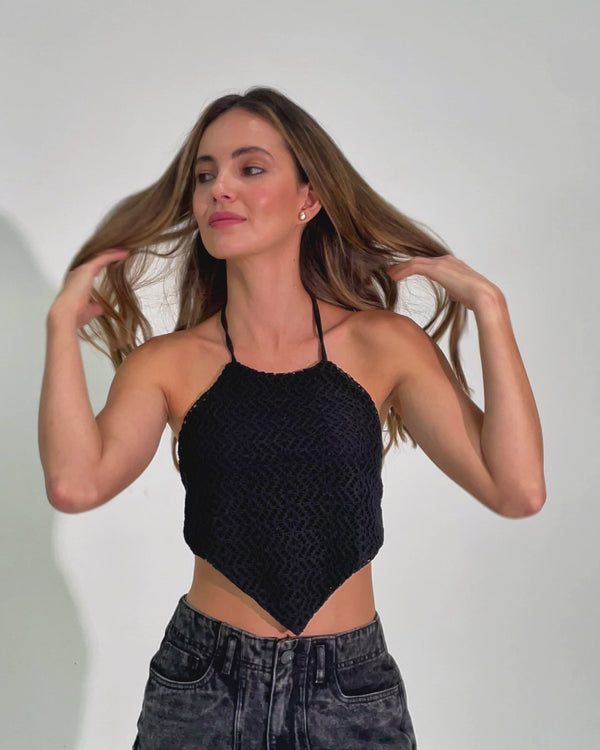 BLUSA SEMI AMPLIA CUELLO HALTER AKSEL