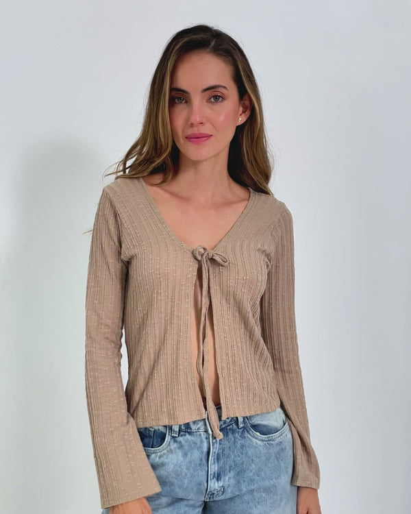 BLUSA SEMI AMPLIA MANGA LARGA RINTI